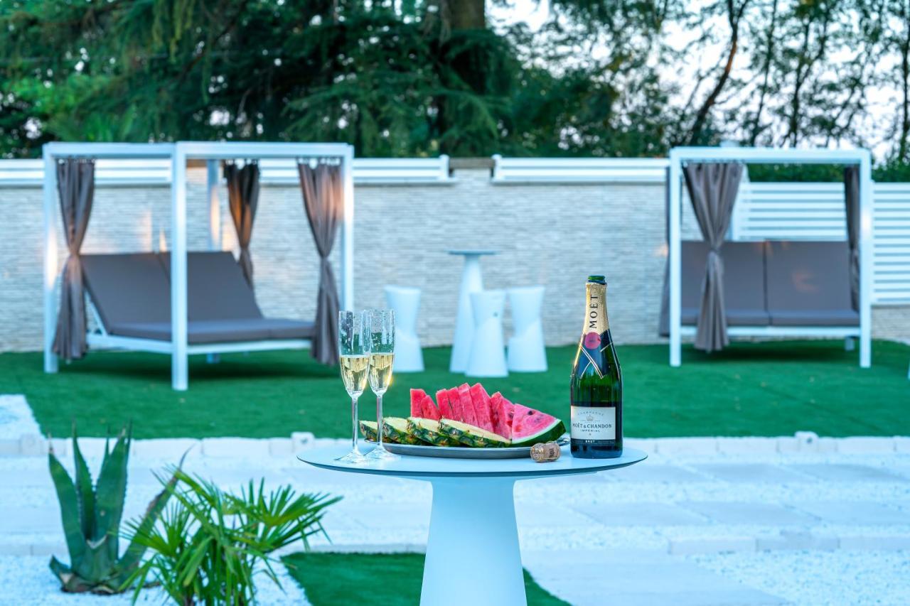 Villa Vittoria B&B - Wellness Terme di Miradolo Екстер'єр фото